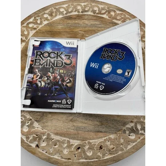 Rock Band 3 Nintendo Wii 2010 Complete w/ Manual Complete - Picture 3 of 4